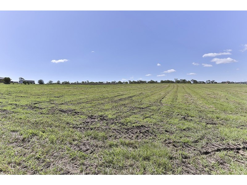 44 Peters Road, Meringandan West QLD 4352