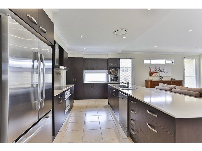 4 Gwenda Drive, Westbrook QLD 4350