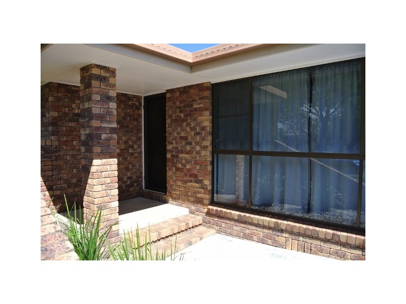 11 Black Court, Wilsonton QLD 4350