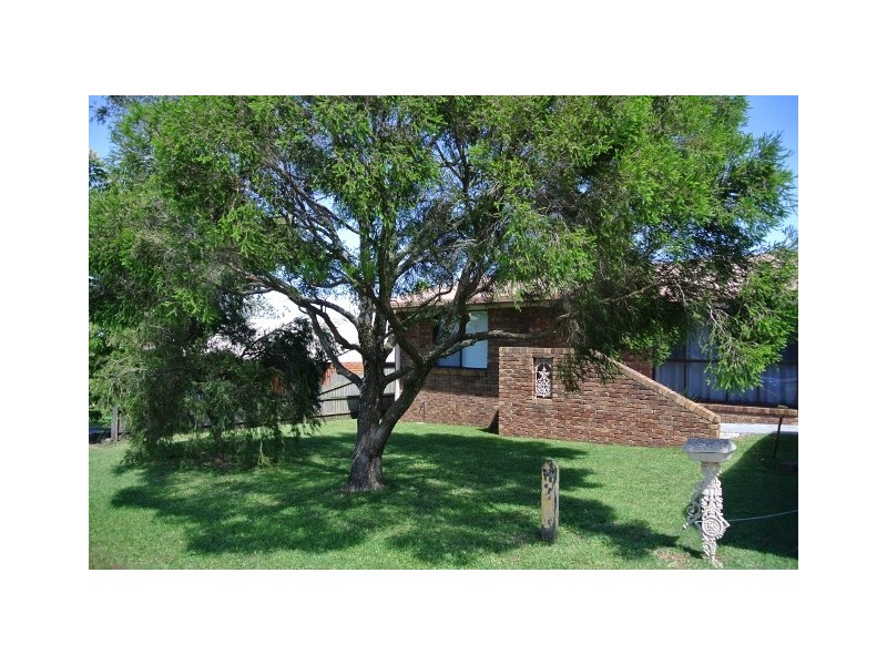 11 Black Court, Wilsonton QLD 4350