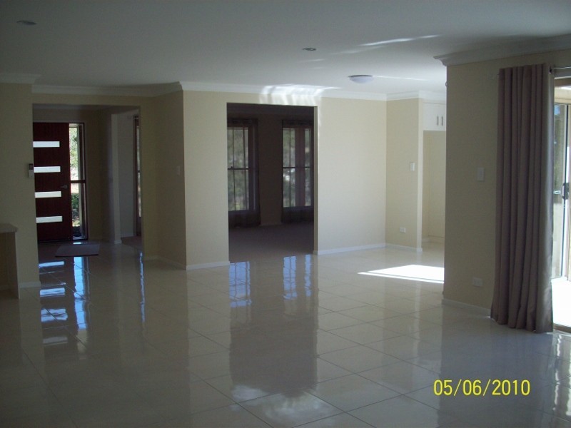 19 Hamblin Court, Mount Rascal QLD 4350