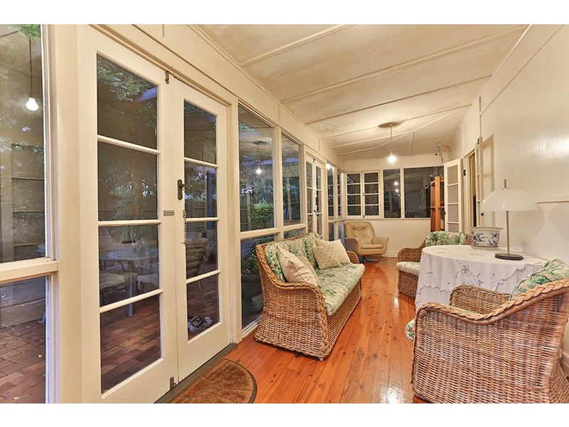 67 Mackenzie Street, Mount Lofty QLD 4350