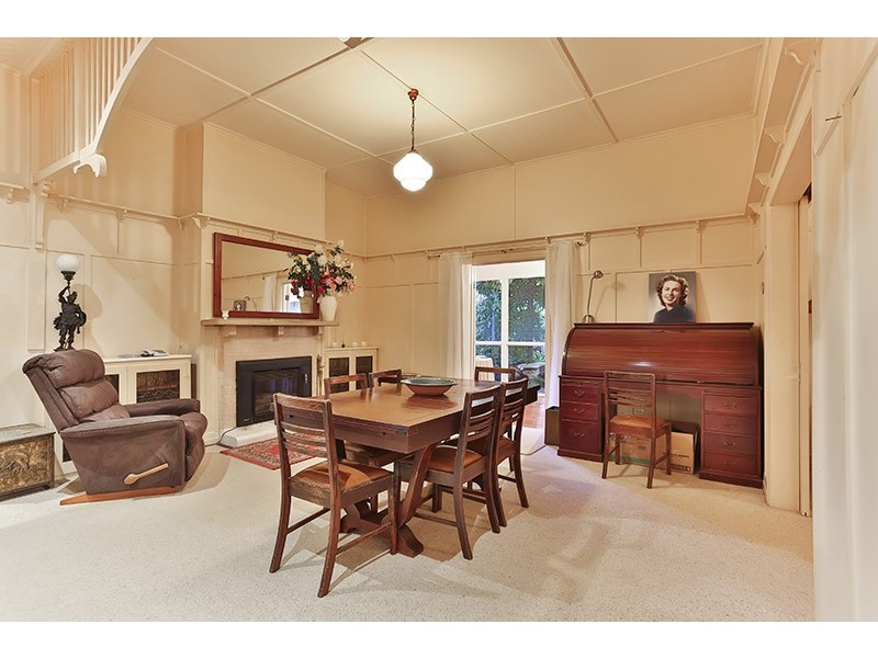 67 Mackenzie Street, Mount Lofty QLD 4350