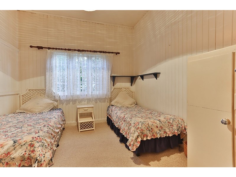 67 Mackenzie Street, Mount Lofty QLD 4350