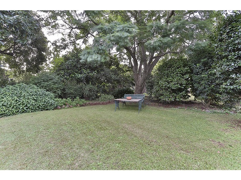 67 Mackenzie Street, Mount Lofty QLD 4350