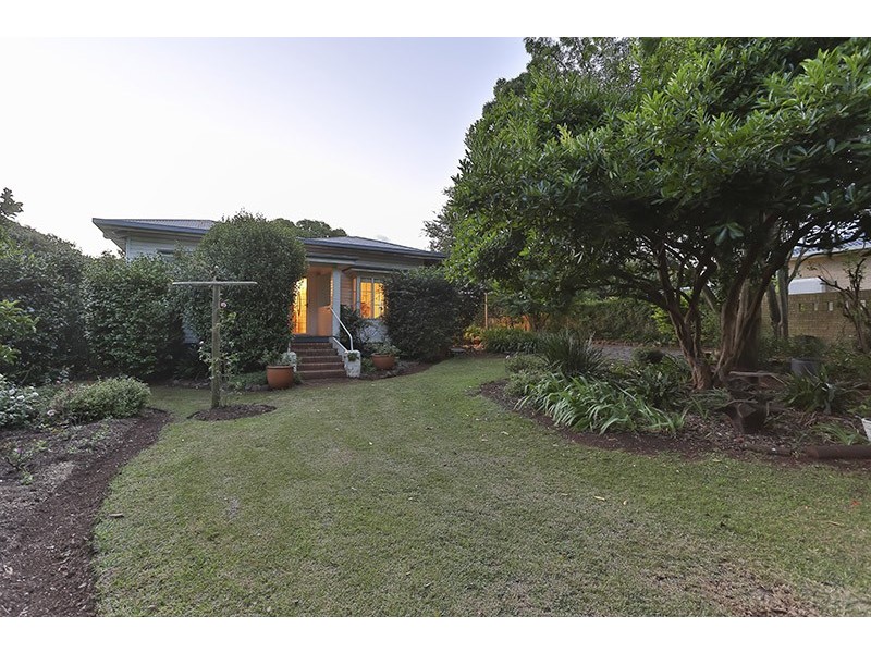 67 Mackenzie Street, Mount Lofty QLD 4350