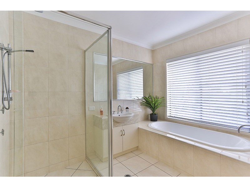 39 Mitchell Road, Highfields QLD 4352