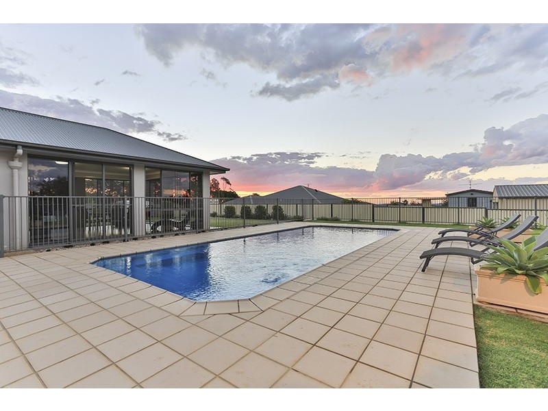 39 Mitchell Road, Highfields QLD 4352