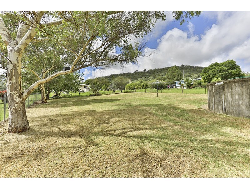 17 Bell Street, Greenmount QLD 4359