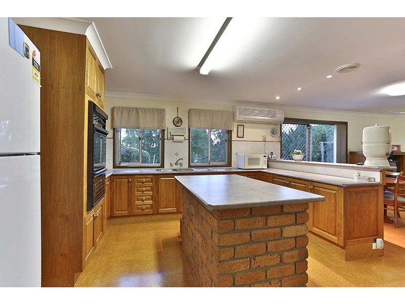 15 Hendy Street, Cranley QLD 4350