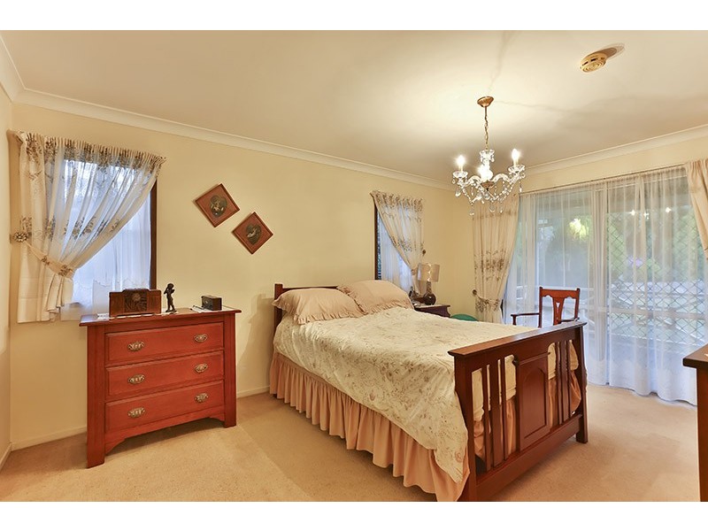 15 Hendy Street, Cranley QLD 4350