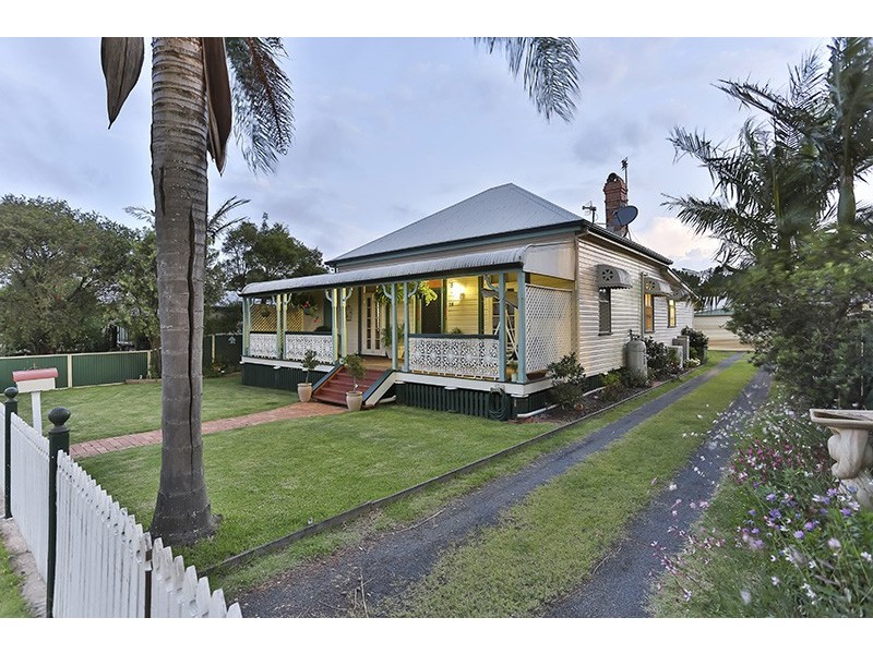 16 Gatfield Street, Newtown QLD 4350
