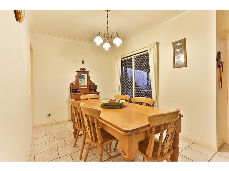 16 Gatfield Street, Newtown QLD 4350