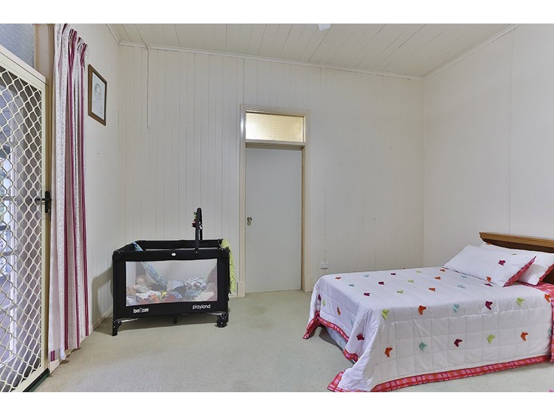 16 Gatfield Street, Newtown QLD 4350