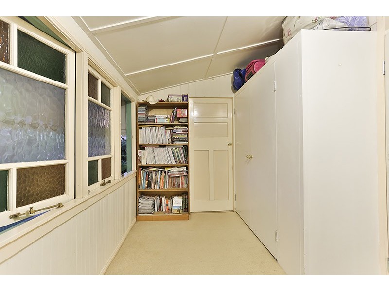 16 Gatfield Street, Newtown QLD 4350