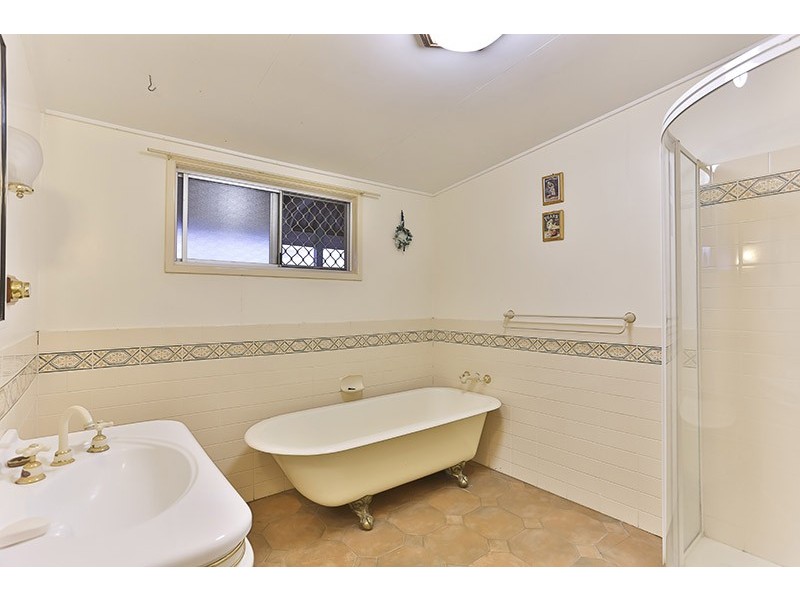 16 Gatfield Street, Newtown QLD 4350