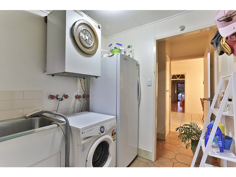 16 Gatfield Street, Newtown QLD 4350