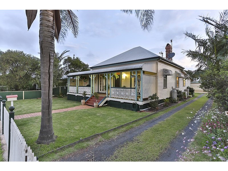 16 Gatfield Street, Newtown QLD 4350