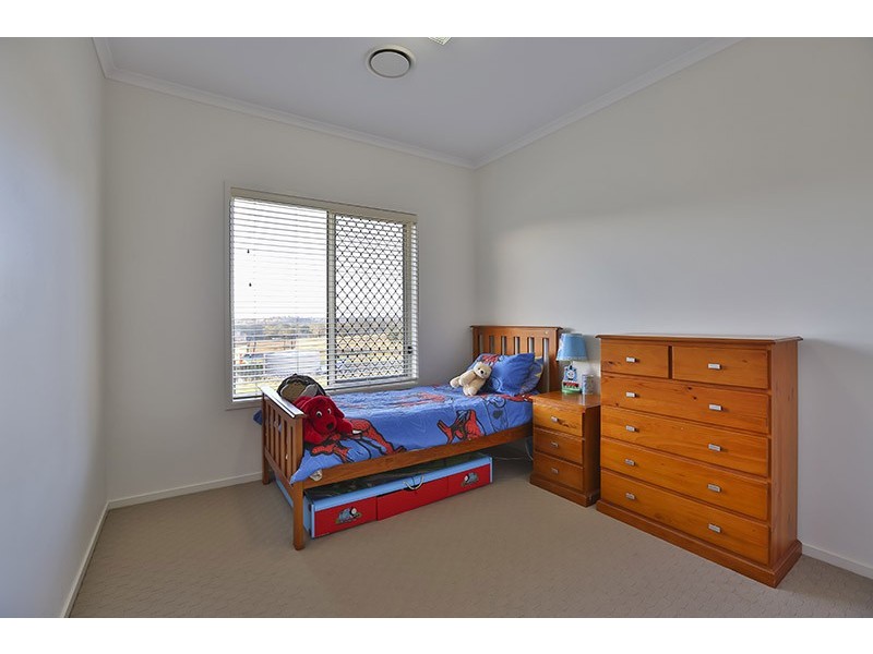 8 Rosella Gardens Drive, Meringandan West QLD 4352