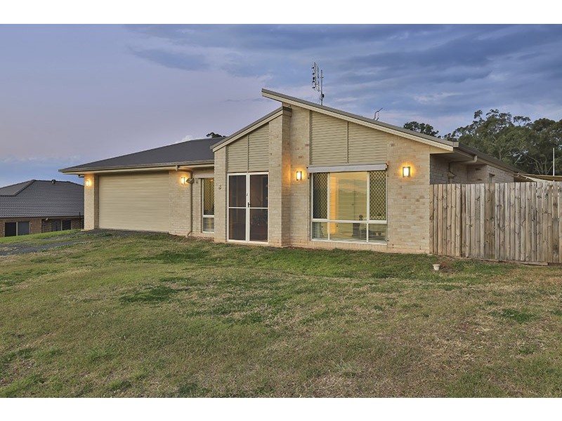 8 Rosella Gardens Drive, Meringandan West QLD 4352