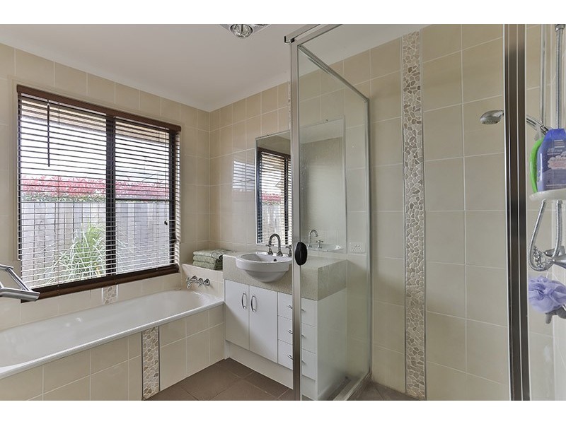 3 Quail Crescent, Highfields QLD 4352