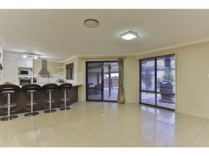 3 Quail Crescent, Highfields QLD 4352