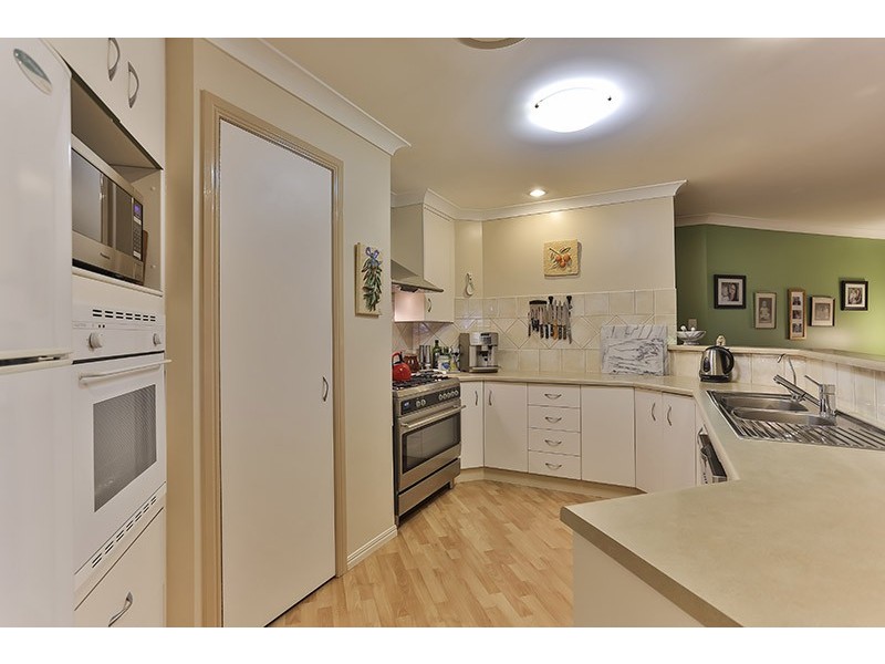 9 Winton Court, Middle Ridge QLD 4350