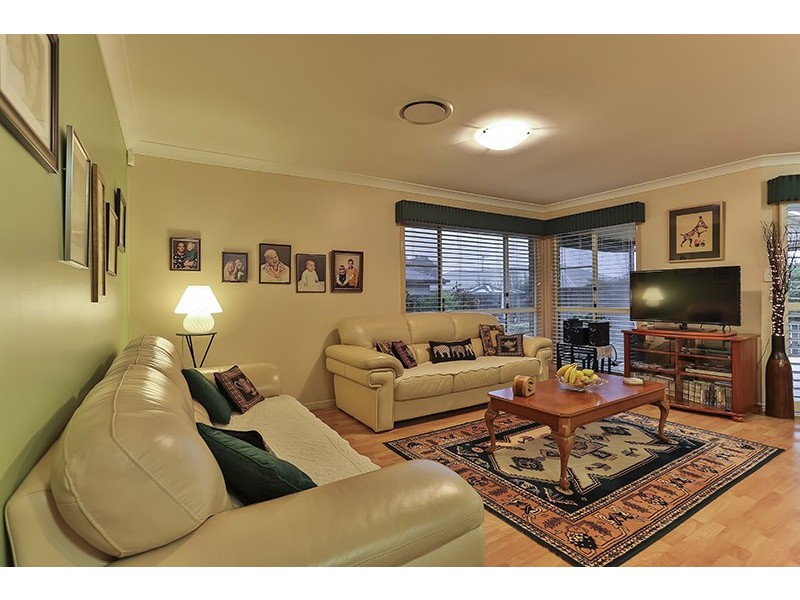 9 Winton Court, Middle Ridge QLD 4350