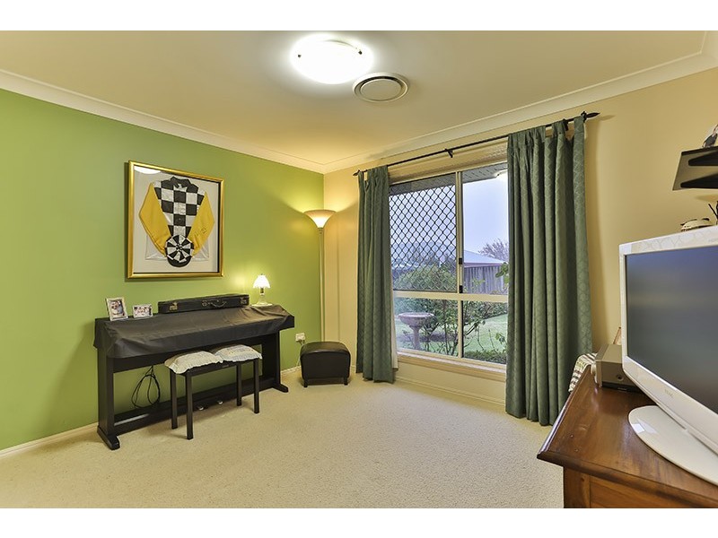 9 Winton Court, Middle Ridge QLD 4350