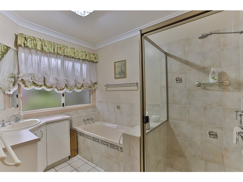 9 Winton Court, Middle Ridge QLD 4350