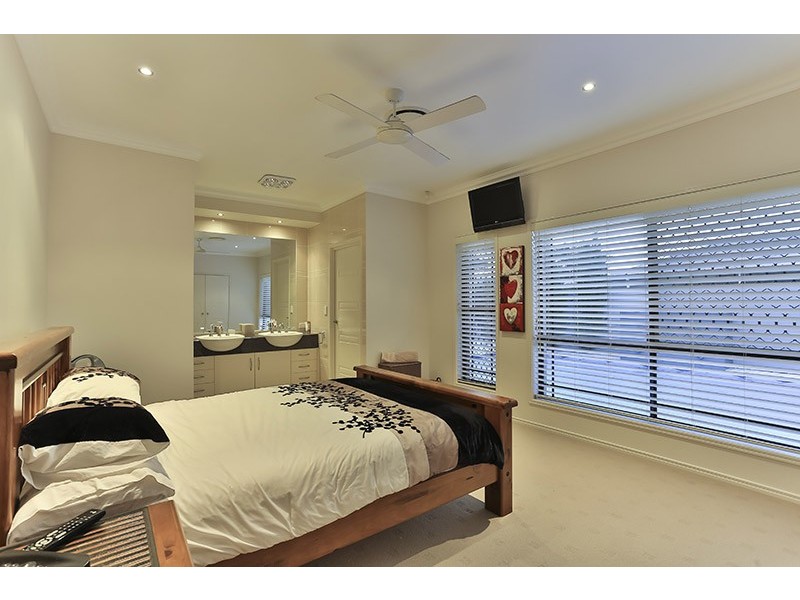 2 Cockatoo Court, Highfields QLD 4352