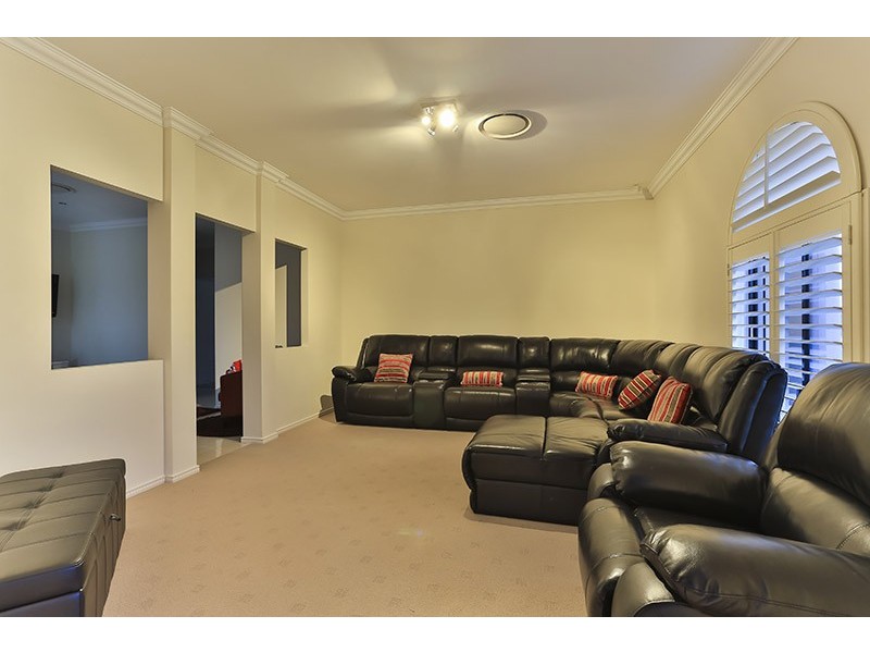 2 Cockatoo Court, Highfields QLD 4352