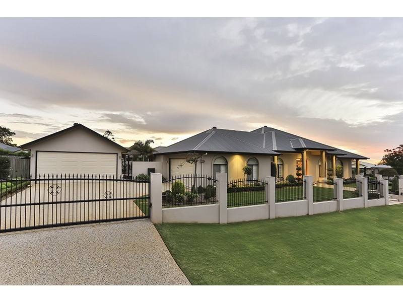 2 Cockatoo Court, Highfields QLD 4352