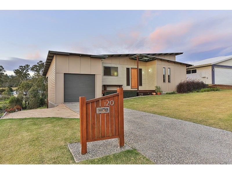 20 Trevean Drive, Highfields QLD 4352