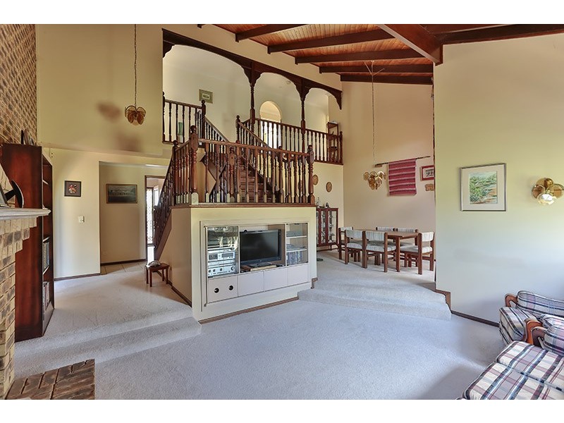 8 Coverdale Crescent, Cotswold Hills QLD 4350