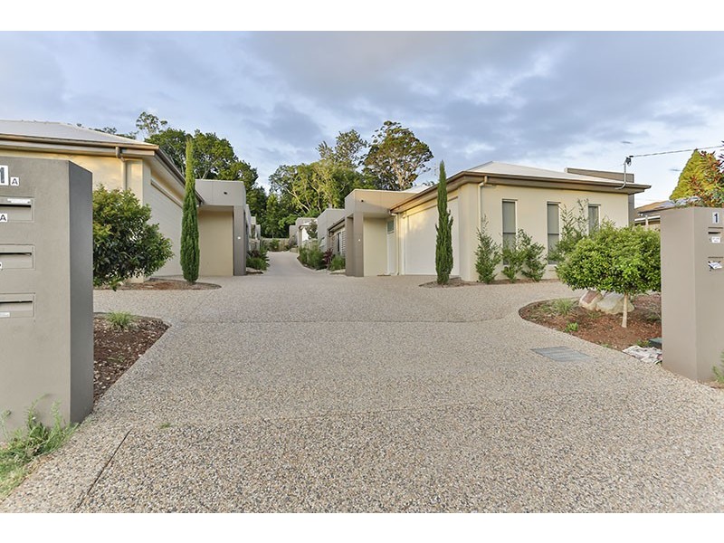 1/1A Barry Street, Mount Lofty QLD 4350