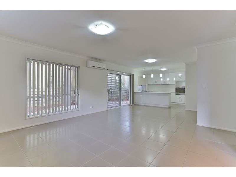 1/1A Barry Street, Mount Lofty QLD 4350
