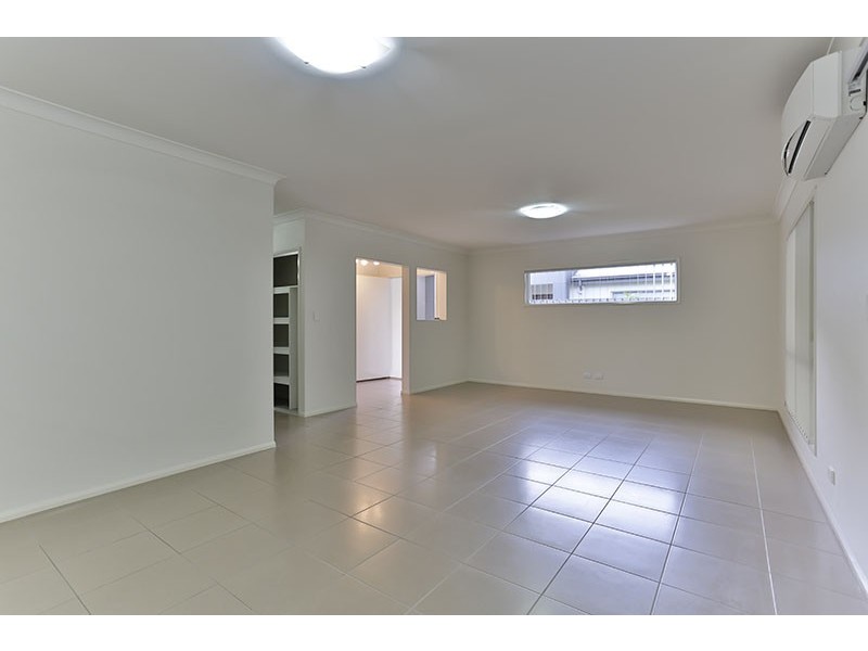 1/1A Barry Street, Mount Lofty QLD 4350