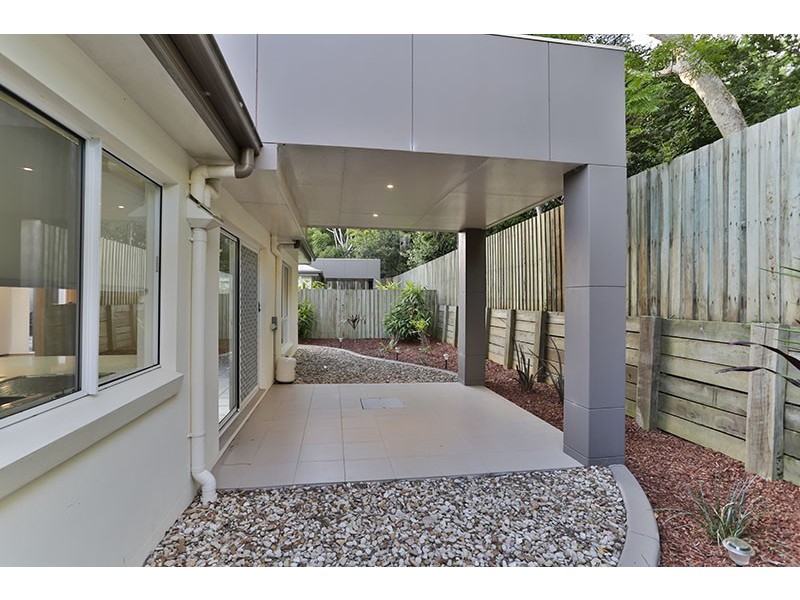 1/1A Barry Street, Mount Lofty QLD 4350