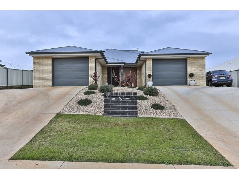 1/16 Tempest Drive, Glenvale QLD 4350