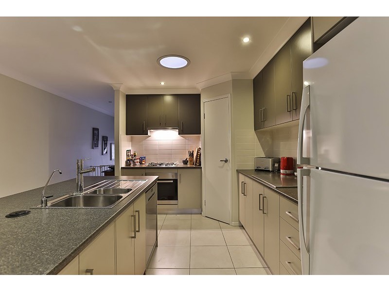 1/16 Tempest Drive, Glenvale QLD 4350