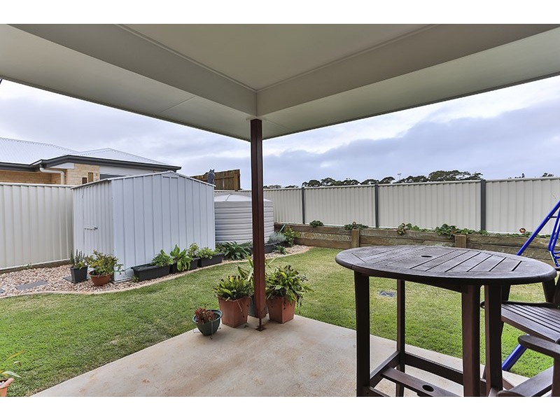 1/16 Tempest Drive, Glenvale QLD 4350