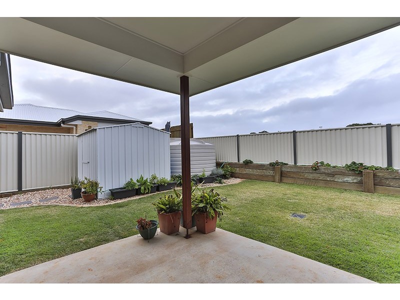 1/16 Tempest Drive, Glenvale QLD 4350