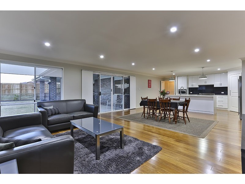 14 Devoran Street, Kleinton QLD 4352