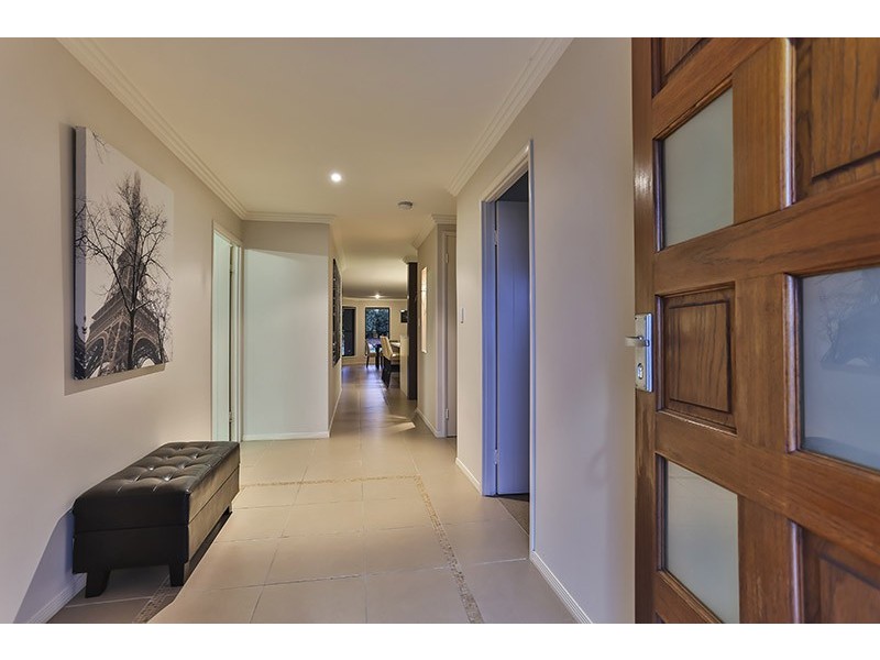 19 Currawong Drive, Highfields QLD 4352