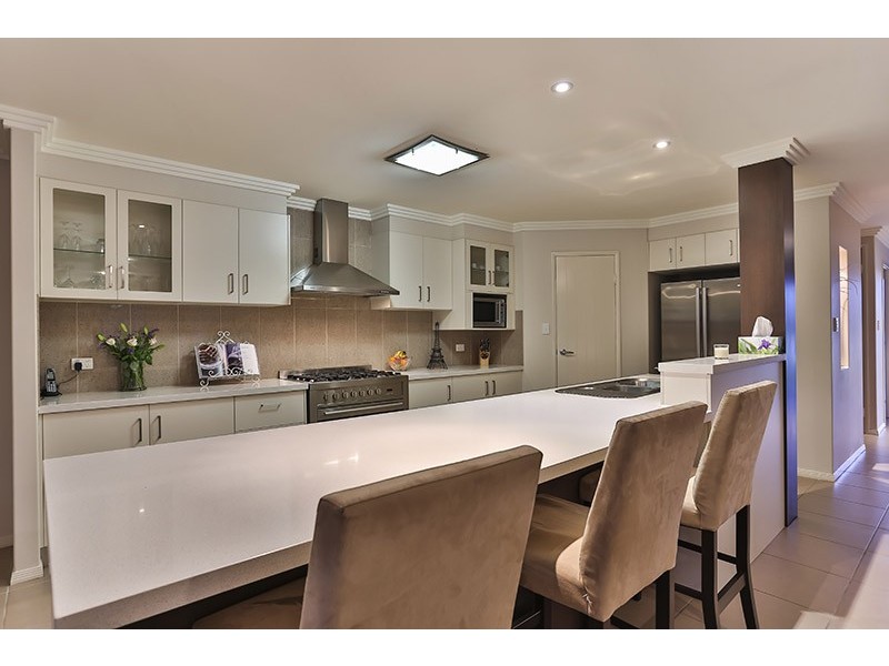 19 Currawong Drive, Highfields QLD 4352