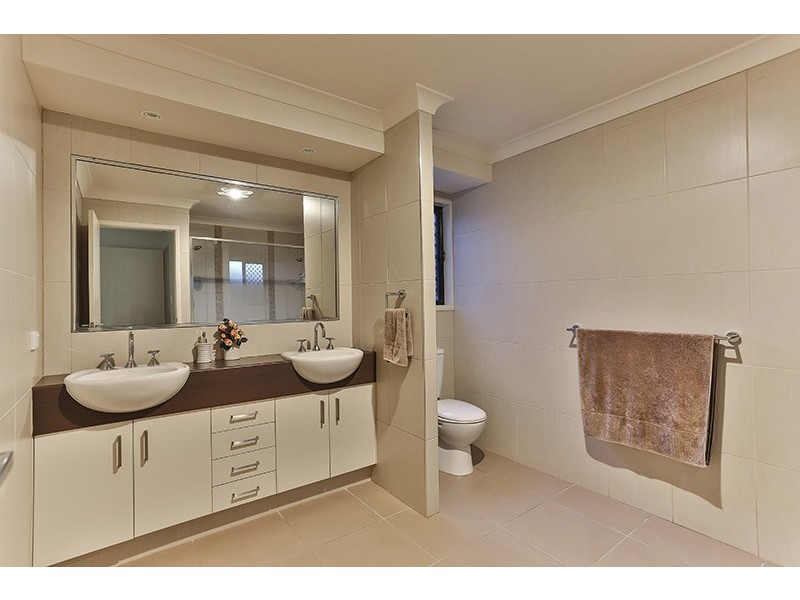 19 Currawong Drive, Highfields QLD 4352