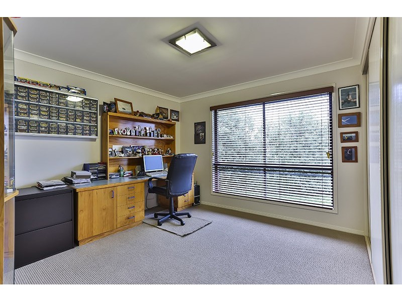 19 Currawong Drive, Highfields QLD 4352