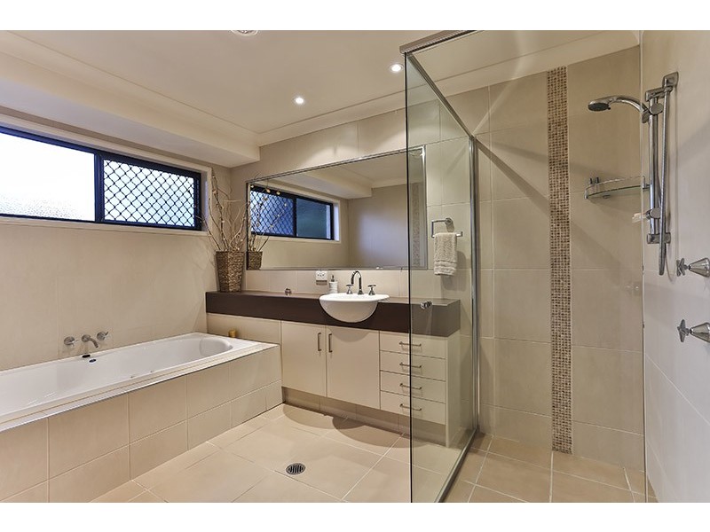 19 Currawong Drive, Highfields QLD 4352