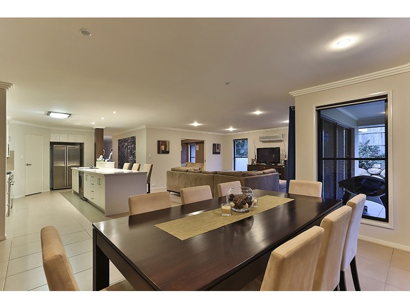 19 Currawong Drive, Highfields QLD 4352
